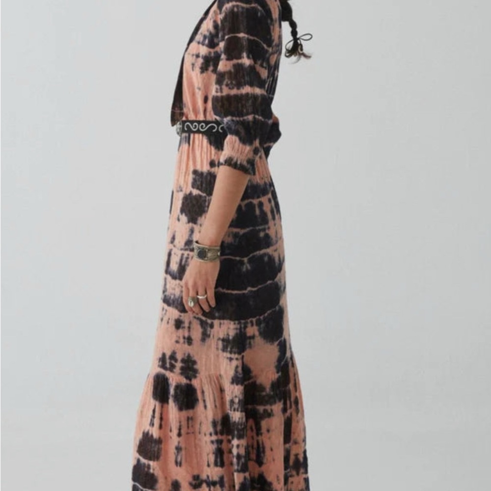 Tie-Dye Long Sleeve Maxi Dress in Blush and Black - Picture 2 of 10